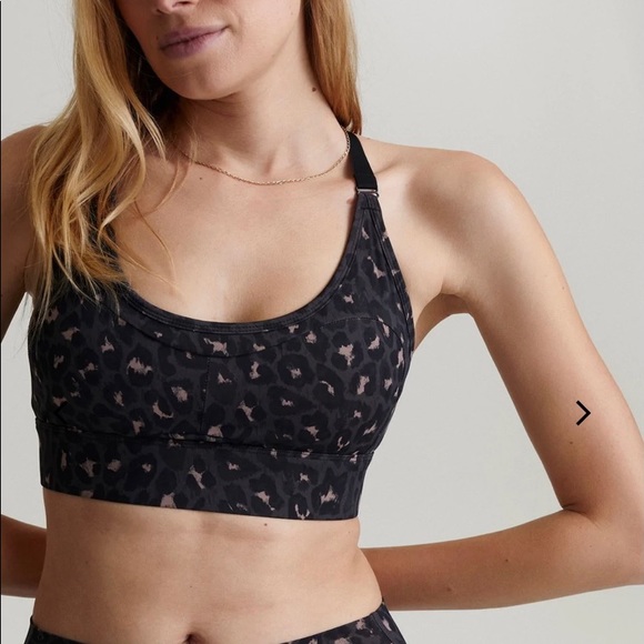 Varley Other - Varley Cometa Sports Bra - Molten leopard size XL